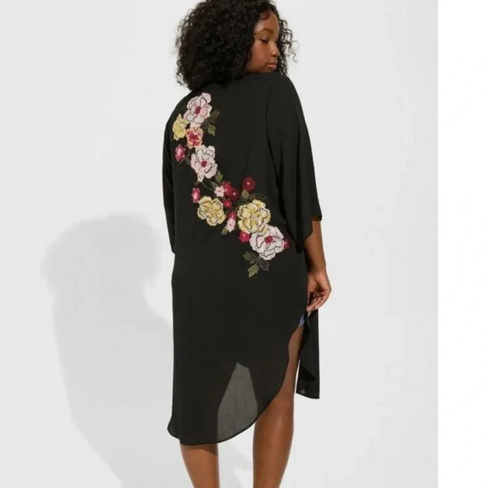 TORRID Georgette Shirttail Embellished Kimono FLORAL stitching Black Size 10
